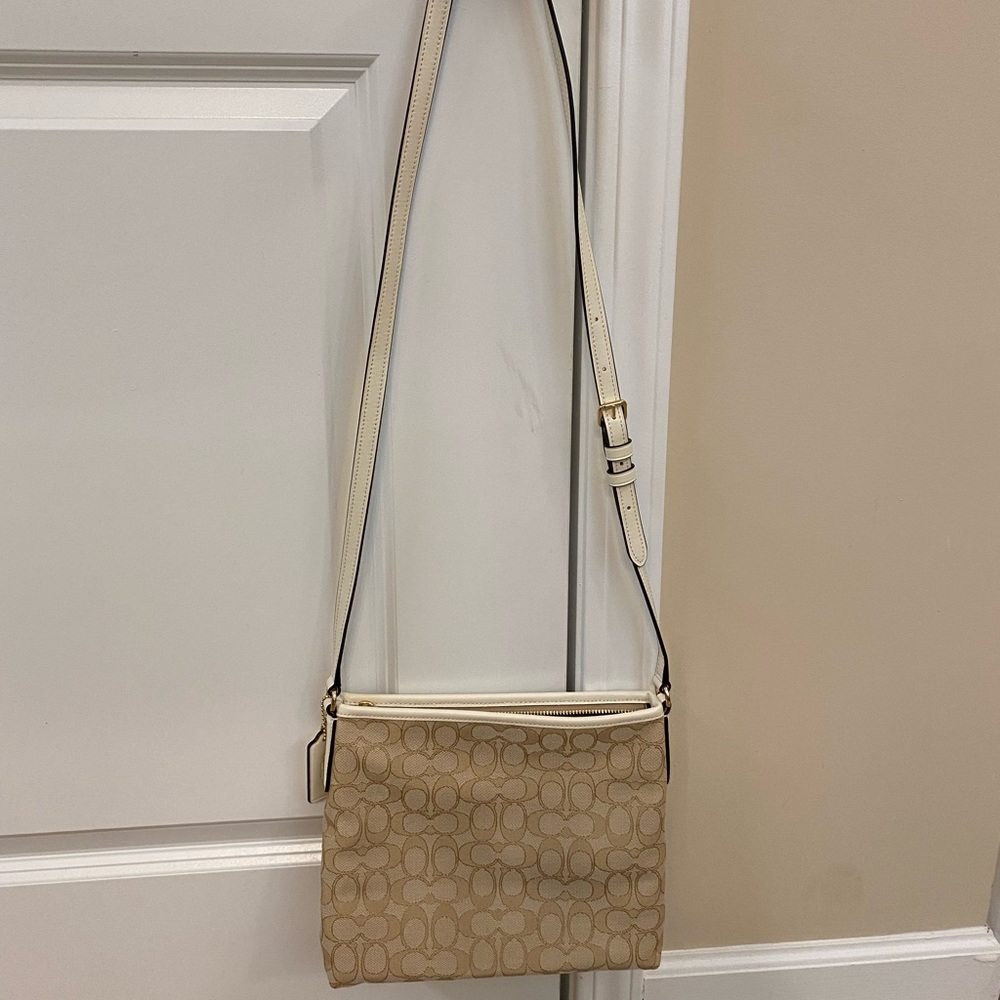 Crossbody coach